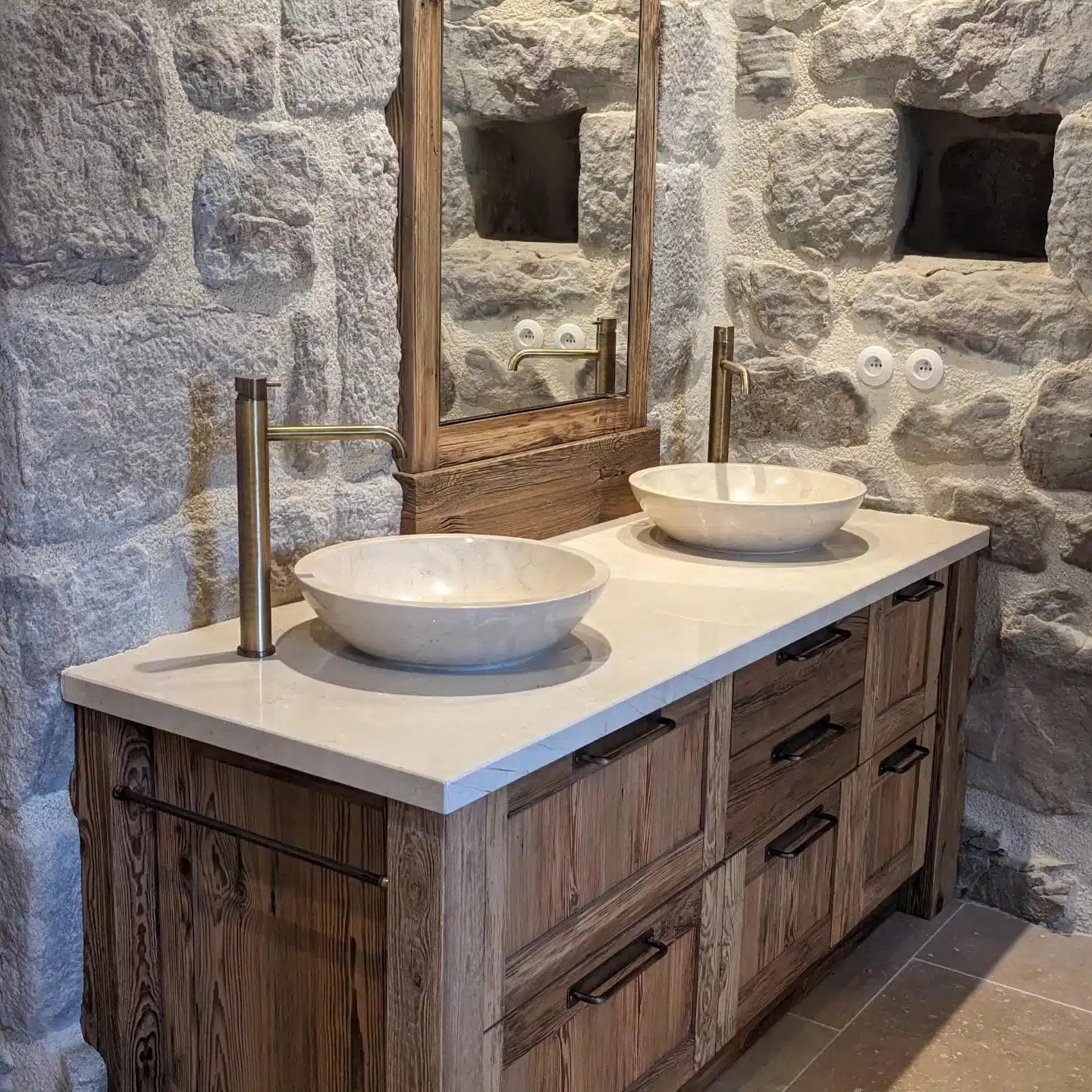 Plan Toilette Salle Bain Granit : Élégance et Durabilité